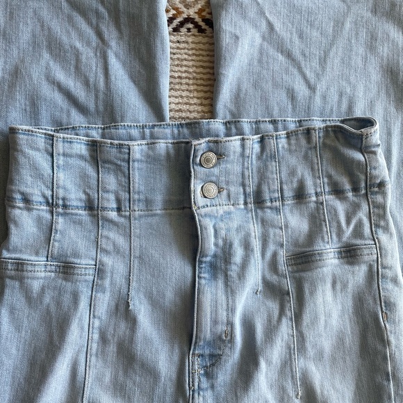 Free People Jayde Flare Jeans Light Blue Sea Wash - Picture 8 of 12